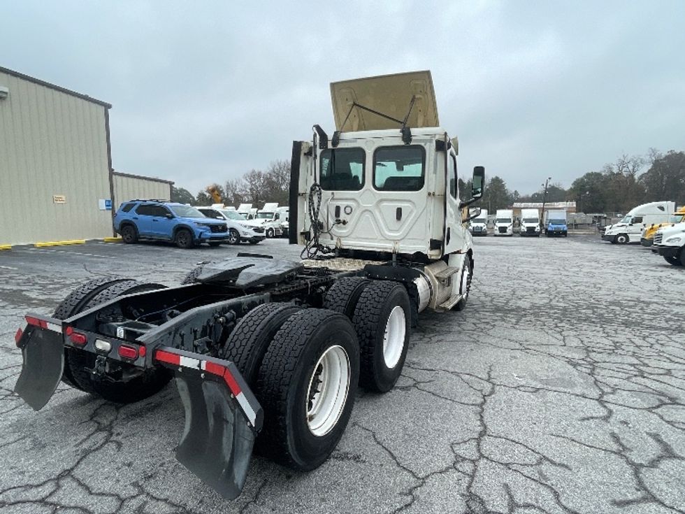 Day Cab Tractor-Heavy Duty Tractors-Freightliner-2019-T12664ST-Forest Park-GA-289,868\n\t\tmiles-$ 51,250 - Image 7