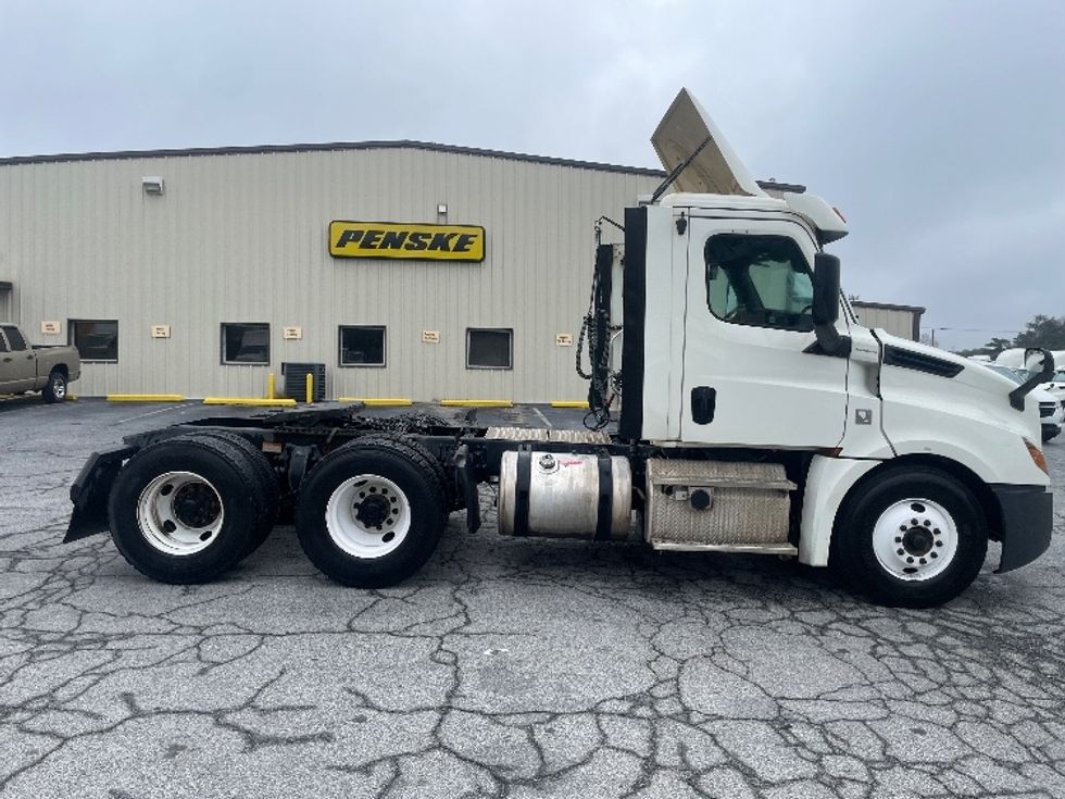 Day Cab Tractor-Heavy Duty Tractors-Freightliner-2019-T12664ST-Forest Park-GA-289,868\n\t\tmiles-$ 51,250 - Image 8