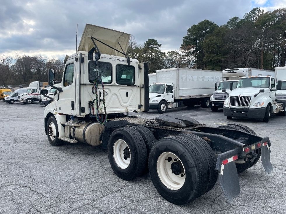 Day Cab Tractor-Heavy Duty Tractors-Freightliner-2019-T12664ST-Forest Park-GA-303,787\n\t\tmiles-$ 50,250 - Image 5