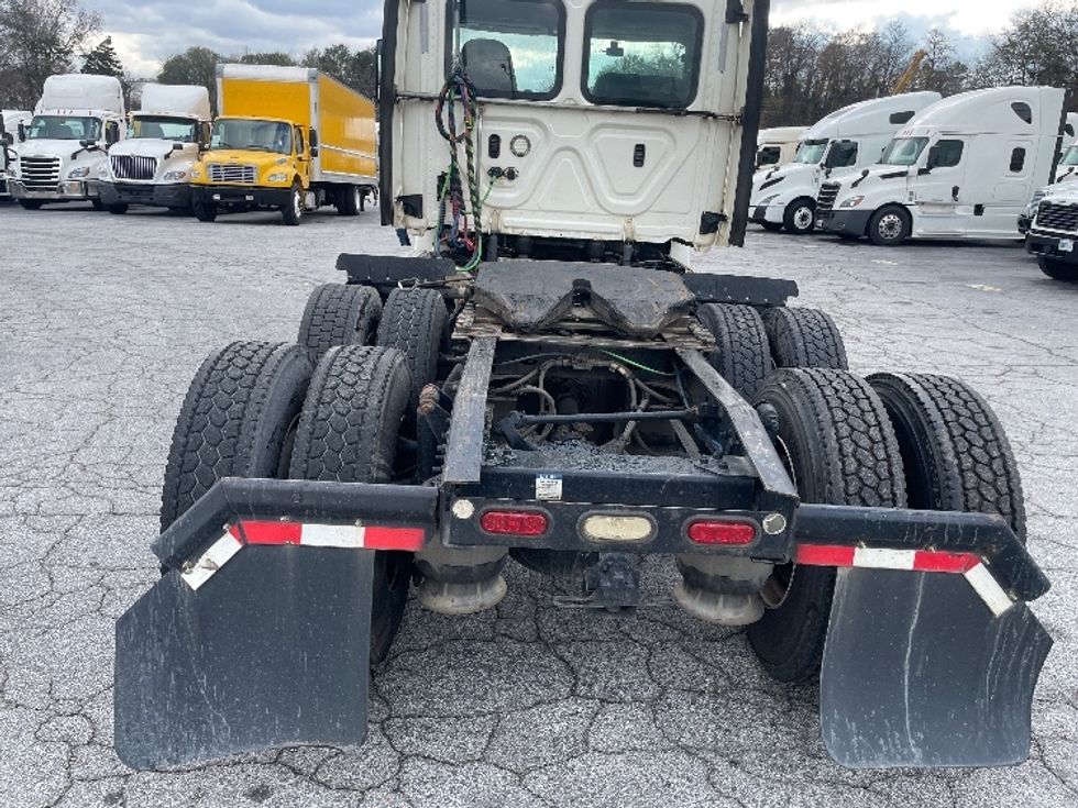 Day Cab Tractor-Heavy Duty Tractors-Freightliner-2019-T12664ST-Forest Park-GA-303,787\n\t\tmiles-$ 50,250 - Image 6