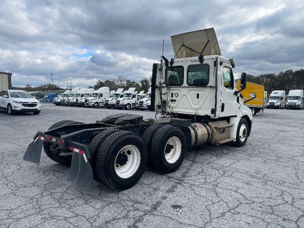 Day Cab Tractor-Heavy Duty Tractors-Freightliner-2019-T12664ST-Forest Park-GA-303,787\n\t\tmiles-$ 50,250 - Image 7