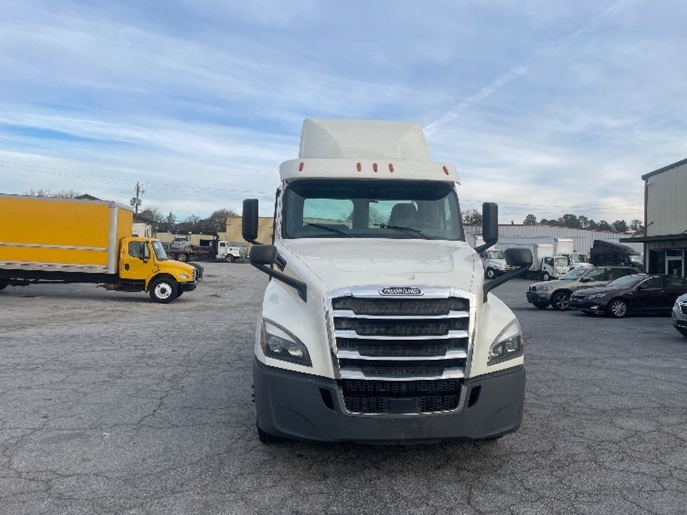Day Cab Tractor-Heavy Duty Tractors-Freightliner-2019-T12664ST-Forest Park-GA-350,000\n\t\tmiles-$ 47,750 - Image 2