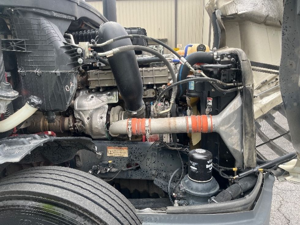 Day Cab Tractor-Heavy Duty Tractors-Freightliner-2019-T12664ST-Forest Park-GA-370,050\n\t\tmiles-$ 46,750 - Image 15