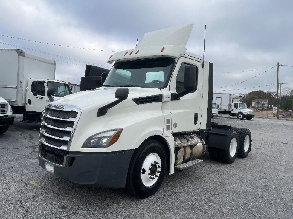 Day Cab Tractor-Heavy Duty Tractors-Freightliner-2019-T12664ST-Forest Park-GA-370,050\n\t\tmiles-$ 46,750 - Image 3
