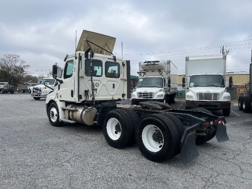 Day Cab Tractor-Heavy Duty Tractors-Freightliner-2019-T12664ST-Forest Park-GA-370,050\n\t\tmiles-$ 46,750 - Image 5