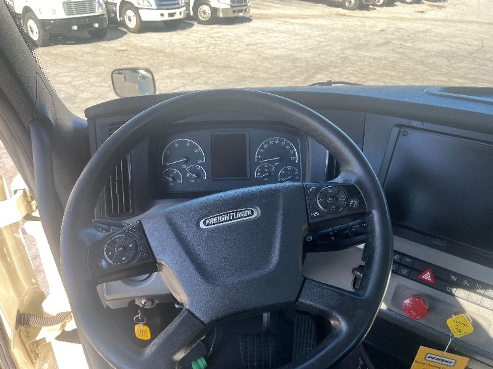 Day Cab Tractor-Heavy Duty Tractors-Freightliner-2019-T12664ST-Forest Park-GA-403,846\n\t\tmiles-$ 44,750 - Image 11
