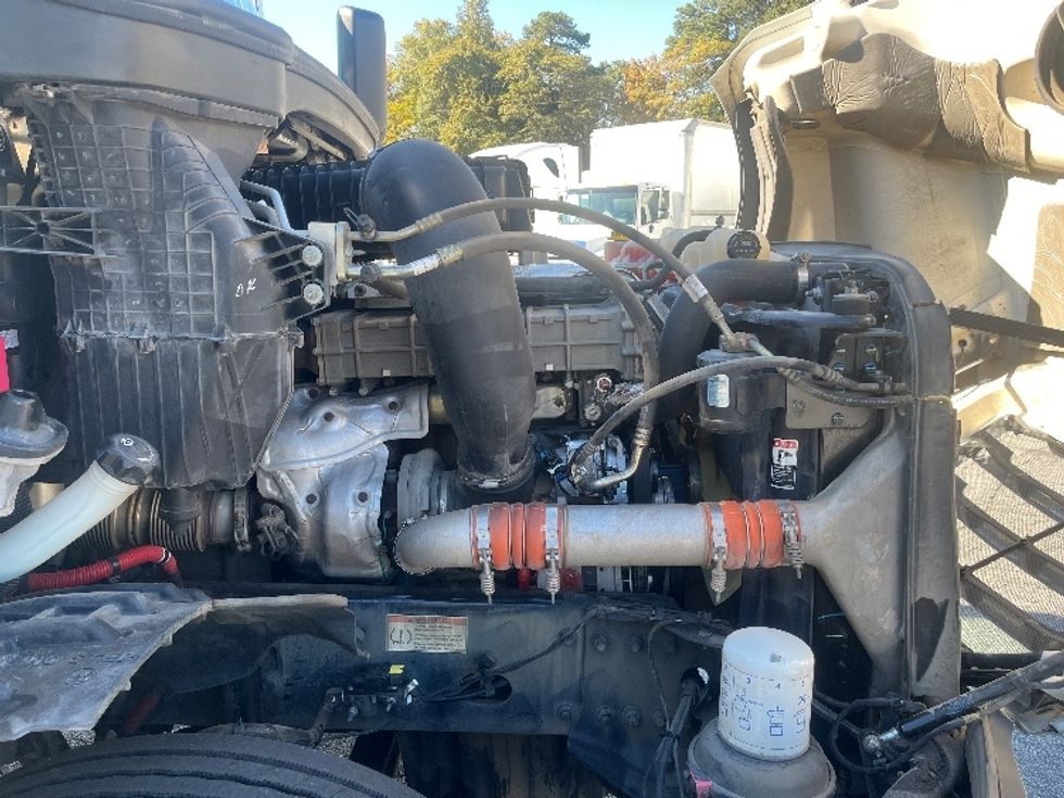 Day Cab Tractor-Heavy Duty Tractors-Freightliner-2019-T12664ST-Forest Park-GA-403,846\n\t\tmiles-$ 44,750 - Image 15