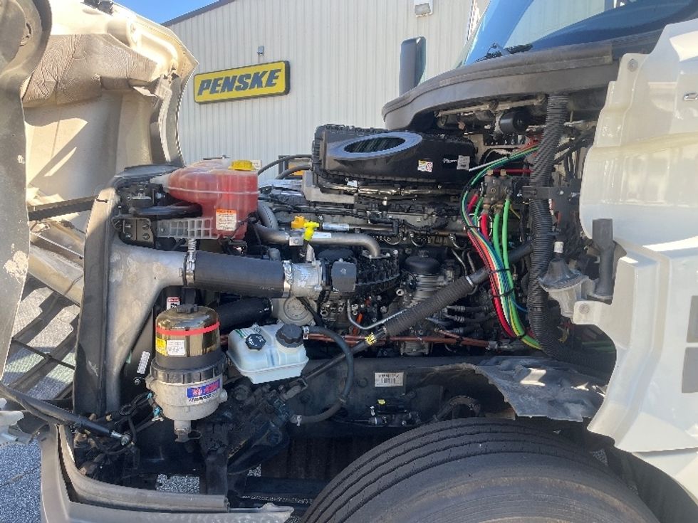 Day Cab Tractor-Heavy Duty Tractors-Freightliner-2019-T12664ST-Forest Park-GA-403,846\n\t\tmiles-$ 44,750 - Image 16