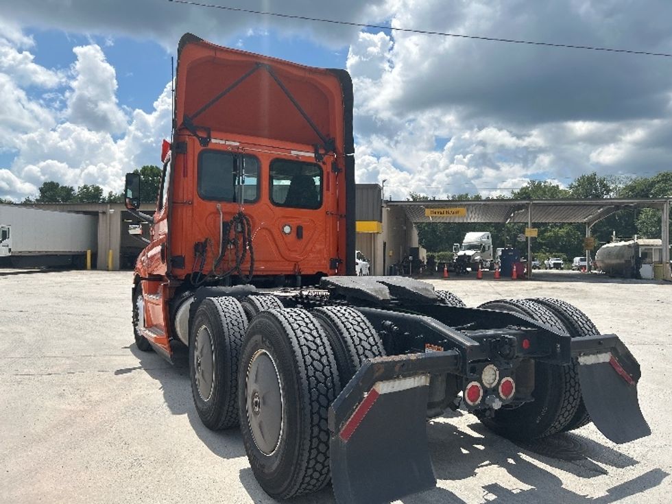 Day Cab Tractor-Heavy Duty Tractors-Freightliner-2019-T12664ST-Forest Park-GA-445,062\n\t\tmiles-$ 38,250 - Image 17
