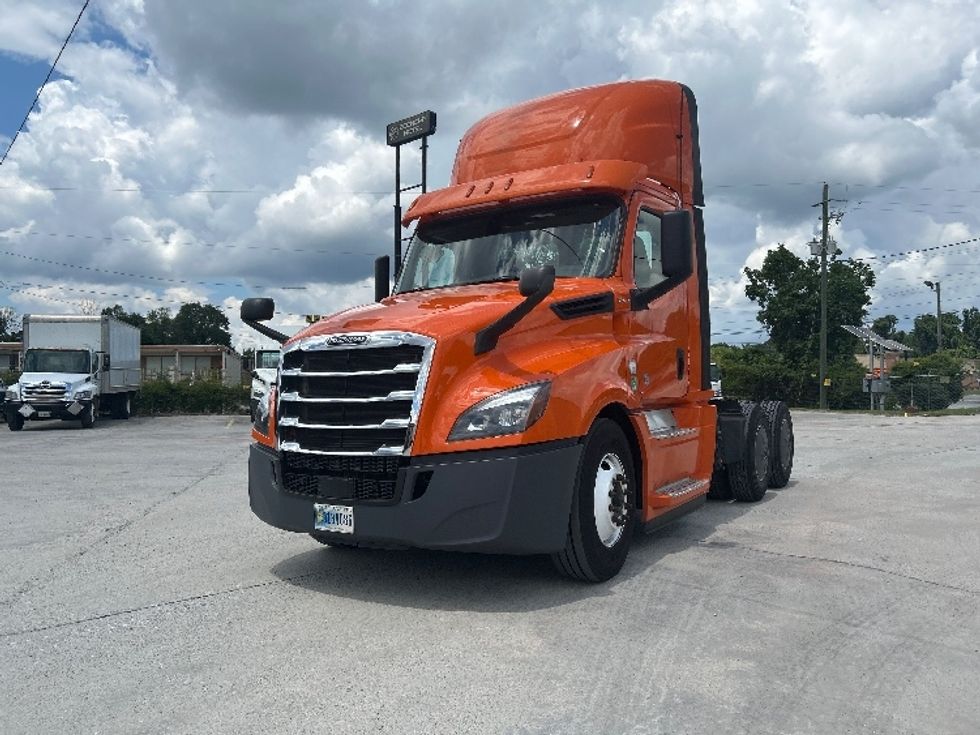Day Cab Tractor-Heavy Duty Tractors-Freightliner-2019-T12664ST-Forest Park-GA-445,062\n\t\tmiles-$ 38,250 - Image 3