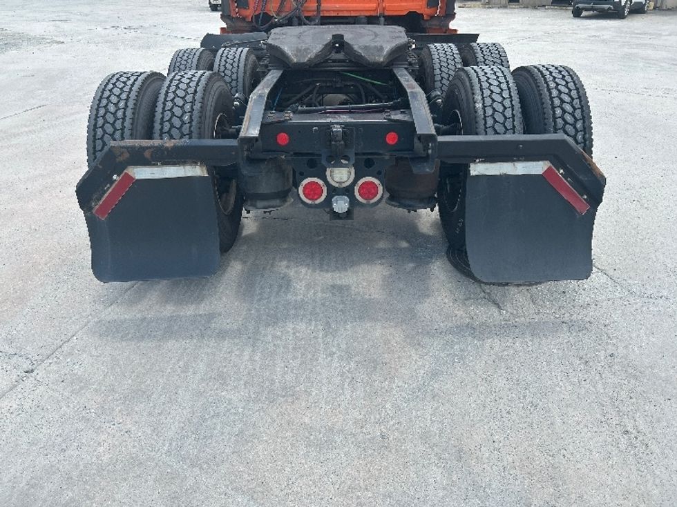 Day Cab Tractor-Heavy Duty Tractors-Freightliner-2019-T12664ST-Forest Park-GA-445,062\n\t\tmiles-$ 38,250 - Image 6