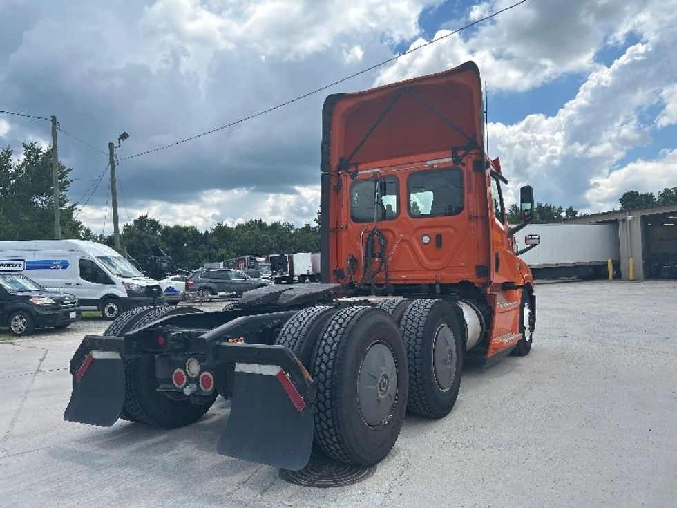 Day Cab Tractor-Heavy Duty Tractors-Freightliner-2019-T12664ST-Forest Park-GA-445,062\n\t\tmiles-$ 38,250 - Image 7