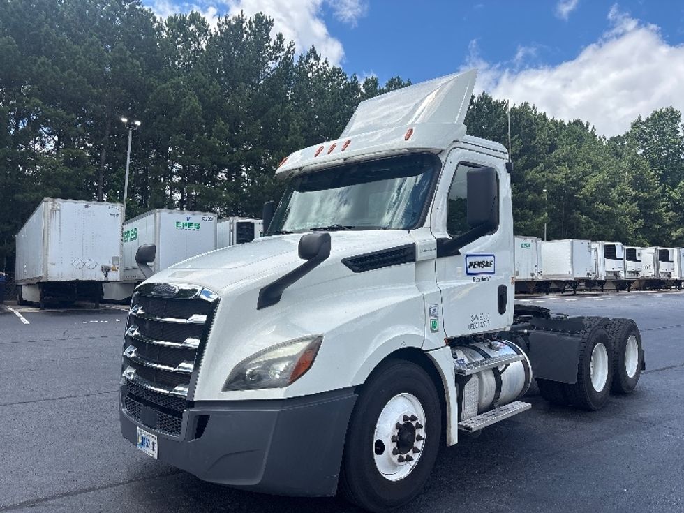 Day Cab Tractor-Heavy Duty Tractors-Freightliner-2019-T12664ST-Forest Park-GA-462,136\n\t\tmiles-$ 38,250 - Image 3
