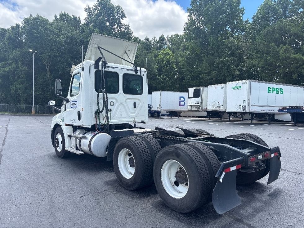 Day Cab Tractor-Heavy Duty Tractors-Freightliner-2019-T12664ST-Forest Park-GA-462,136\n\t\tmiles-$ 38,250 - Image 5