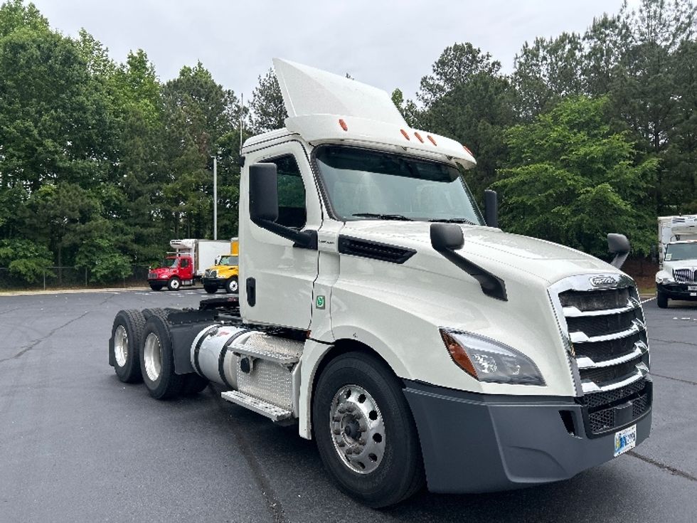 Day Cab Tractor-Heavy Duty Tractors-Freightliner-2019-T12664ST-Forest Park-GA-476,702\n\t\tmiles-$ 36,250 - Image 1