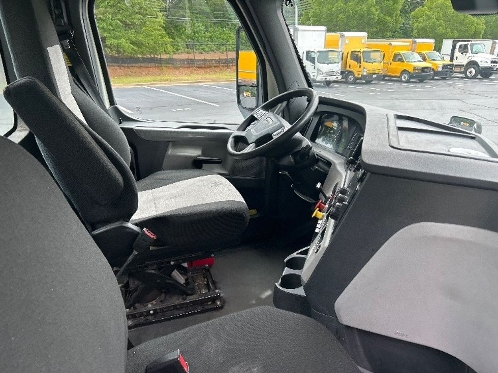 Day Cab Tractor-Heavy Duty Tractors-Freightliner-2019-T12664ST-Forest Park-GA-476,702\n\t\tmiles-$ 36,250 - Image 14