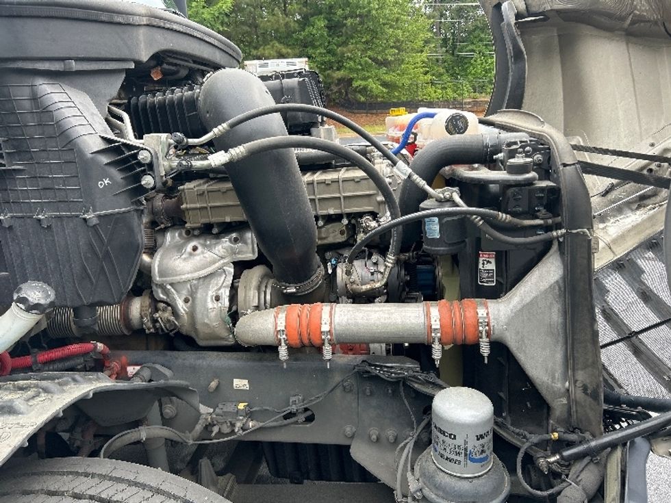 Day Cab Tractor-Heavy Duty Tractors-Freightliner-2019-T12664ST-Forest Park-GA-476,702\n\t\tmiles-$ 36,250 - Image 15