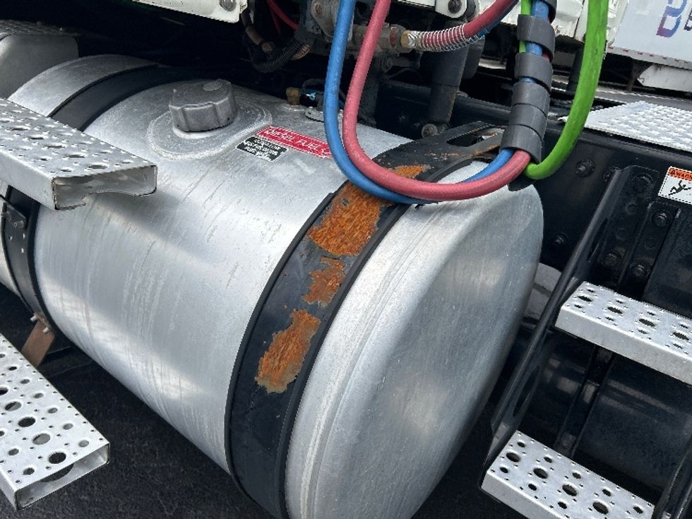 Day Cab Tractor-Heavy Duty Tractors-Freightliner-2019-T12664ST-Forest Park-GA-476,702\n\t\tmiles-$ 36,250 - Image 18