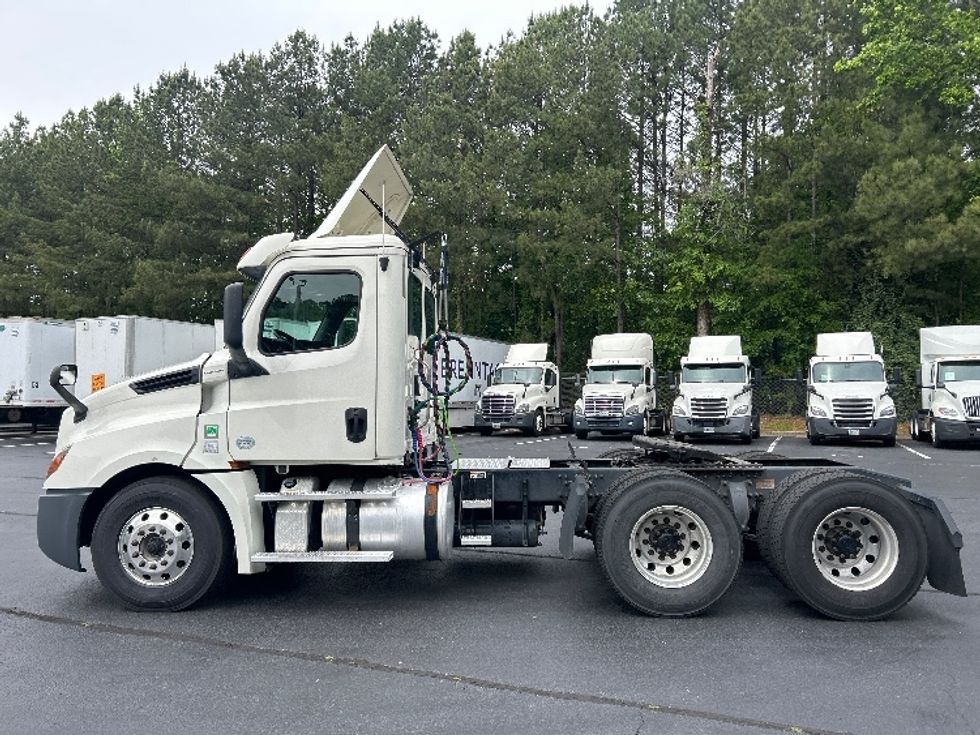 Day Cab Tractor-Heavy Duty Tractors-Freightliner-2019-T12664ST-Forest Park-GA-476,702\n\t\tmiles-$ 36,250 - Image 4