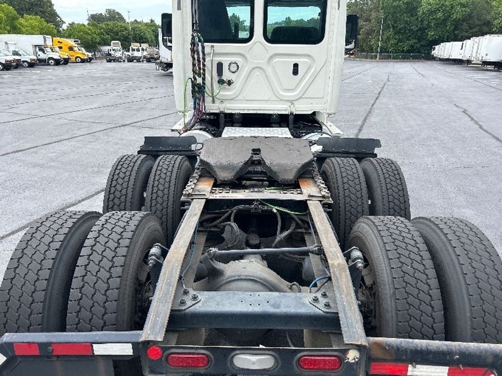 Day Cab Tractor-Heavy Duty Tractors-Freightliner-2019-T12664ST-Forest Park-GA-476,702\n\t\tmiles-$ 36,250 - Image 6