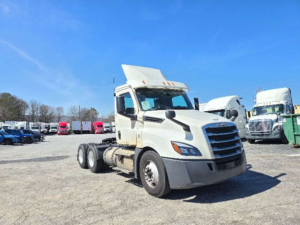 Day Cab Tractor-Heavy Duty Tractors-Freightliner-2019-T12664ST-Forest Park-GA-478,971\n\t\tmiles-$ 48,500 - Image 1