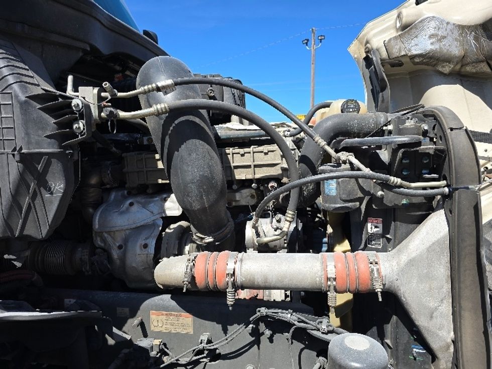 Day Cab Tractor-Heavy Duty Tractors-Freightliner-2019-T12664ST-Forest Park-GA-478,971\n\t\tmiles-$ 48,500 - Image 15