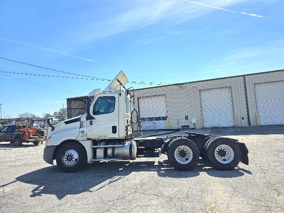 Day Cab Tractor-Heavy Duty Tractors-Freightliner-2019-T12664ST-Forest Park-GA-478,971\n\t\tmiles-$ 48,500 - Image 4
