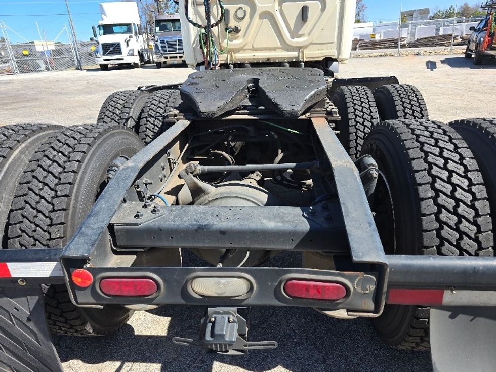 Day Cab Tractor-Heavy Duty Tractors-Freightliner-2019-T12664ST-Forest Park-GA-478,971\n\t\tmiles-$ 48,500 - Image 6