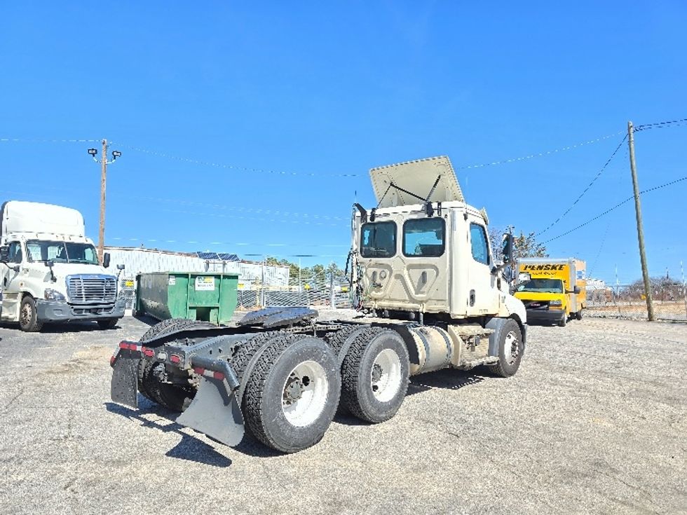 Day Cab Tractor-Heavy Duty Tractors-Freightliner-2019-T12664ST-Forest Park-GA-478,971\n\t\tmiles-$ 48,500 - Image 7