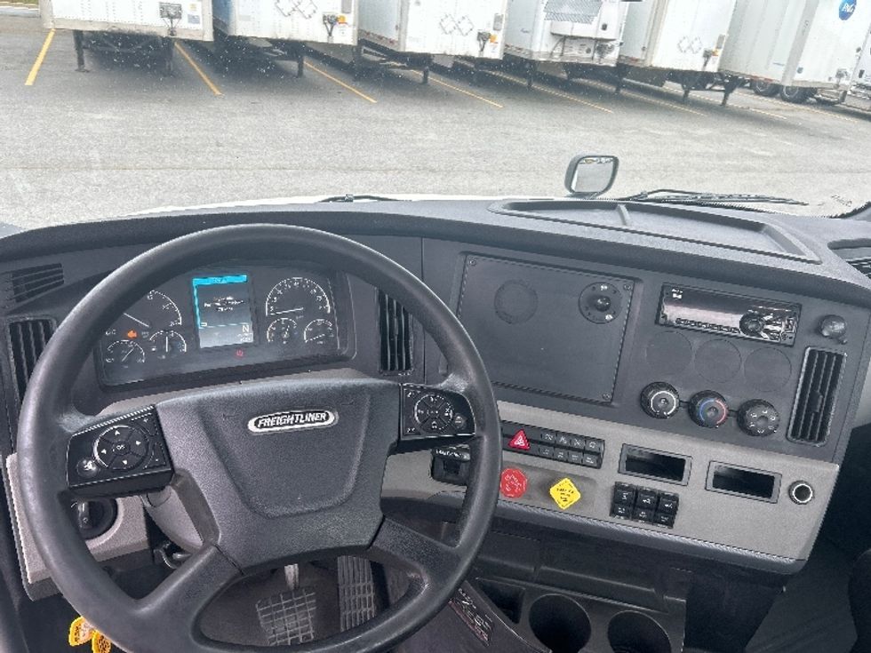 Day Cab Tractor-Heavy Duty Tractors-Freightliner-2019-T12664ST-Forest Park-GA-496,407\n\t\tmiles-$ 36,500 - Image 11
