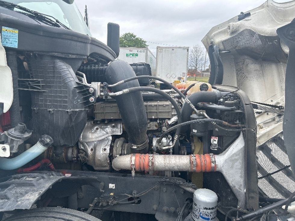 Day Cab Tractor-Heavy Duty Tractors-Freightliner-2019-T12664ST-Forest Park-GA-496,407\n\t\tmiles-$ 36,500 - Image 15