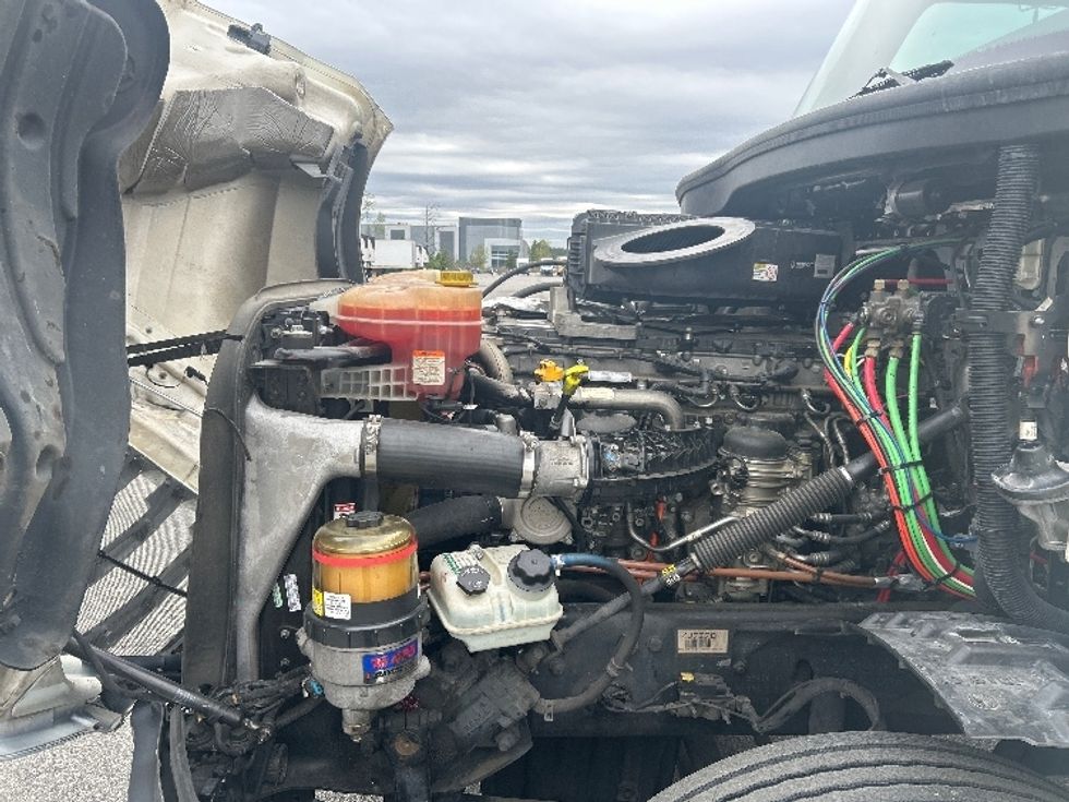 Day Cab Tractor-Heavy Duty Tractors-Freightliner-2019-T12664ST-Forest Park-GA-496,407\n\t\tmiles-$ 36,500 - Image 16