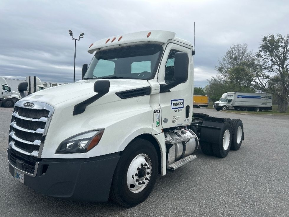 Day Cab Tractor-Heavy Duty Tractors-Freightliner-2019-T12664ST-Forest Park-GA-496,407\n\t\tmiles-$ 36,500 - Image 3