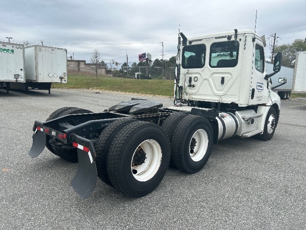 Day Cab Tractor-Heavy Duty Tractors-Freightliner-2019-T12664ST-Forest Park-GA-496,407\n\t\tmiles-$ 36,500 - Image 7