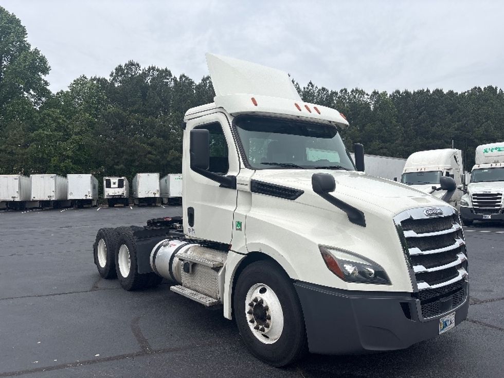 Day Cab Tractor-Heavy Duty Tractors-Freightliner-2019-T12664ST-Forest Park-GA-509,533\n\t\tmiles-$ 36,000 - Image 1