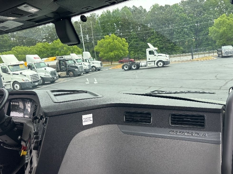 Day Cab Tractor-Heavy Duty Tractors-Freightliner-2019-T12664ST-Forest Park-GA-509,533\n\t\tmiles-$ 36,000 - Image 13