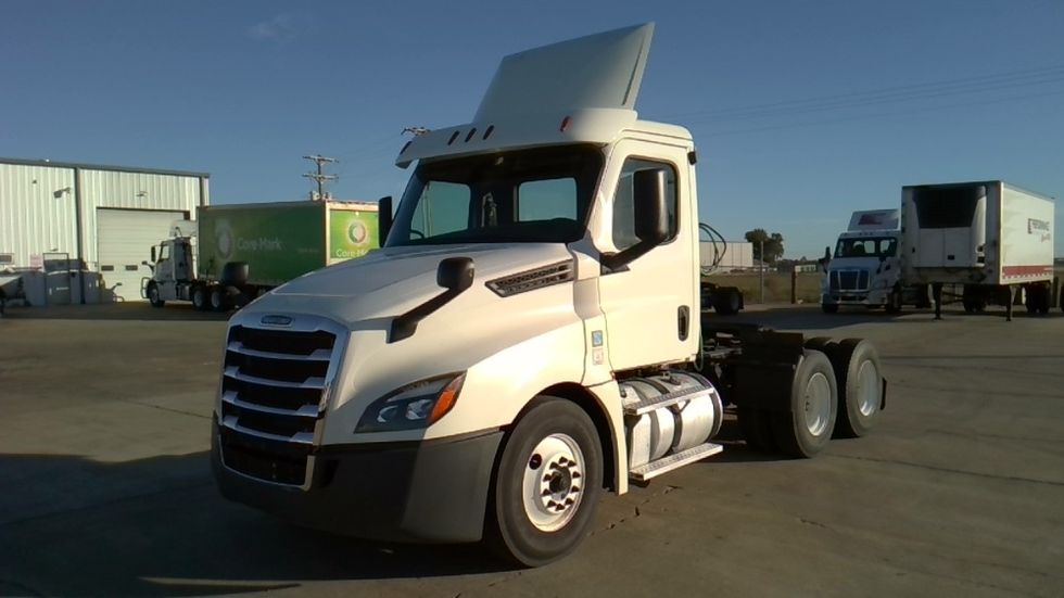 Day Cab Tractor-Heavy Duty Tractors-Freightliner-2019-T12664ST-Forrest City-AR-357,906\n\t\tmiles-$ 48,750 - Image 3
