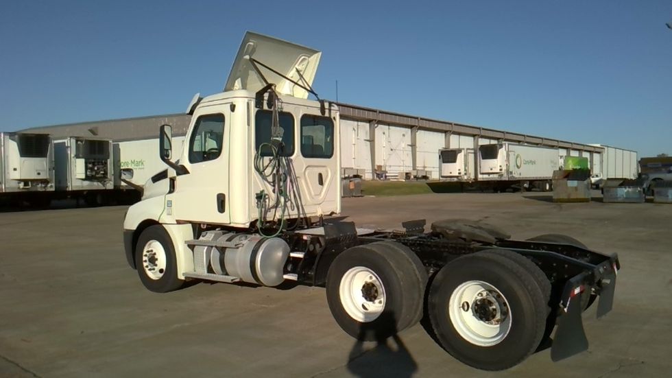 Day Cab Tractor-Heavy Duty Tractors-Freightliner-2019-T12664ST-Forrest City-AR-357,906\n\t\tmiles-$ 48,750 - Image 5