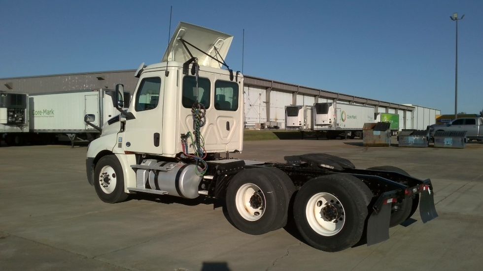 Day Cab Tractor-Heavy Duty Tractors-Freightliner-2019-T12664ST-Forrest City-AR-394,677\n\t\tmiles-$ 46,500 - Image 5