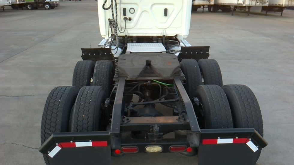 Day Cab Tractor-Heavy Duty Tractors-Freightliner-2019-T12664ST-Forrest City-AR-590,109\n\t\tmiles-$ 32,000 - Image 6