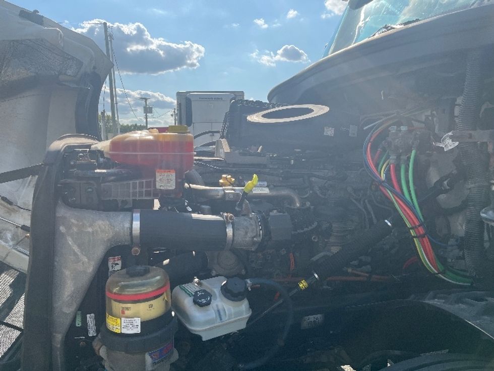 Day Cab Tractor-Heavy Duty Tractors-Freightliner-2019-T12664ST-Fort Wayne-IN-366,230\n\t\tmiles-$ 57,750 - Image 16