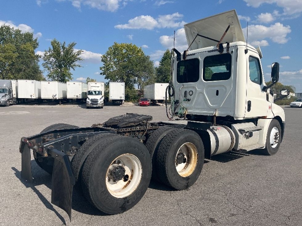 Day Cab Tractor-Heavy Duty Tractors-Freightliner-2019-T12664ST-Fort Wayne-IN-366,230\n\t\tmiles-$ 57,750 - Image 7