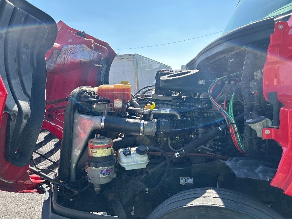 Day Cab Tractor-Heavy Duty Tractors-Freightliner-2019-T12664ST-Fort Wayne-IN-369,579\n\t\tmiles-$ 48,000 - Image 16