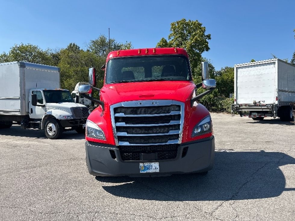 Day Cab Tractor-Heavy Duty Tractors-Freightliner-2019-T12664ST-Fort Wayne-IN-369,579\n\t\tmiles-$ 48,000 - Image 2