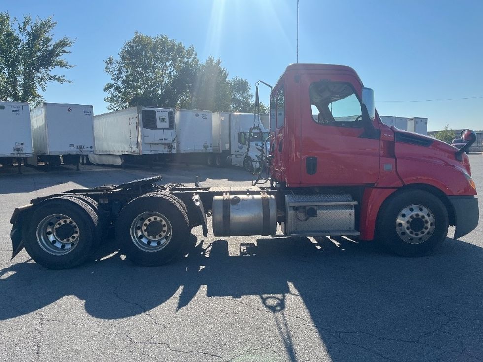 Day Cab Tractor-Heavy Duty Tractors-Freightliner-2019-T12664ST-Fort Wayne-IN-432,337\n\t\tmiles-$ 44,750 - Image 8