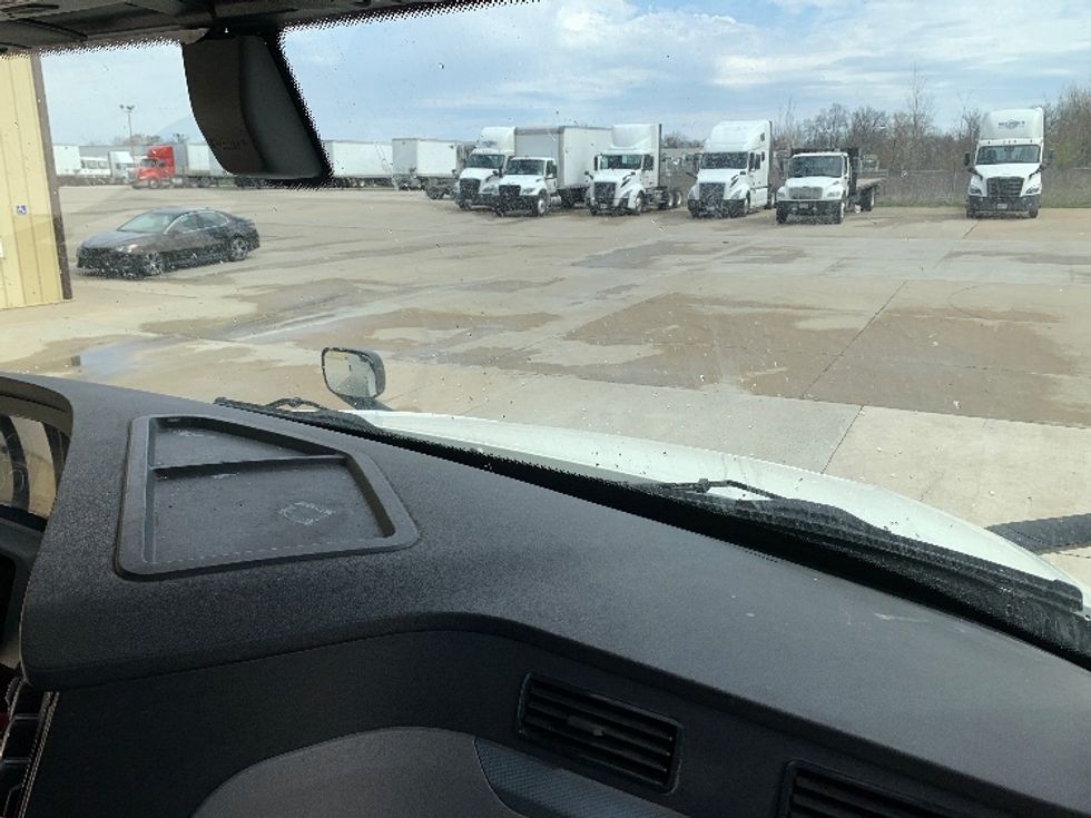 Day Cab Tractor-Heavy Duty Tractors-Freightliner-2019-T12664ST-Fort Wayne-IN-640,373\n\t\tmiles-$ 28,250 - Image 13