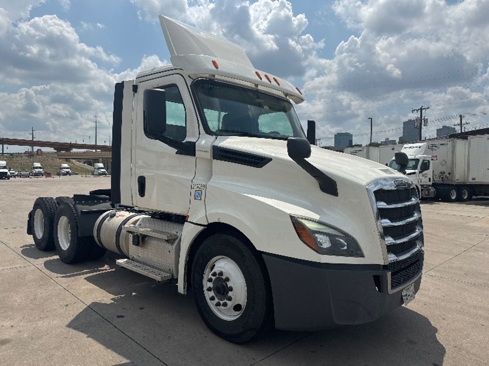 Day Cab Tractor-Heavy Duty Tractors-Freightliner-2019-T12664ST-Fort Worth-TX-471,636\n\t\tmiles-$ 45,500 - Image 1