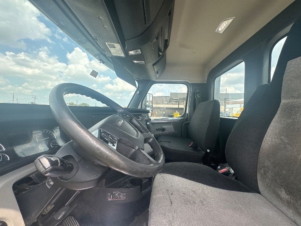 Day Cab Tractor-Heavy Duty Tractors-Freightliner-2019-T12664ST-Fort Worth-TX-471,636\n\t\tmiles-$ 45,500 - Image 10