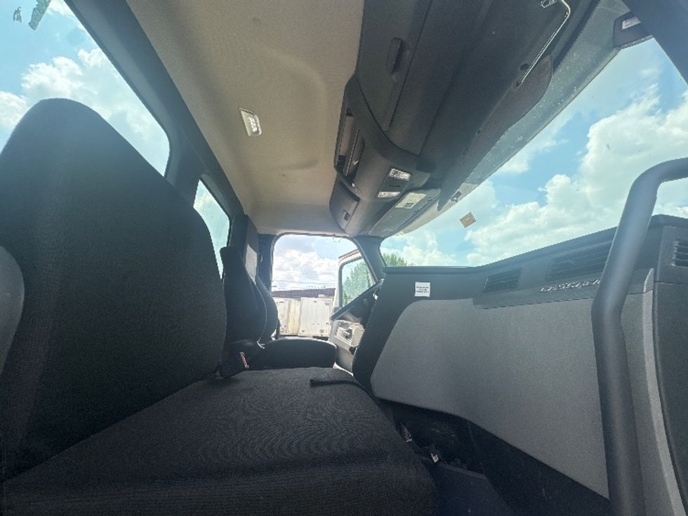 Day Cab Tractor-Heavy Duty Tractors-Freightliner-2019-T12664ST-Fort Worth-TX-471,636\n\t\tmiles-$ 45,500 - Image 12