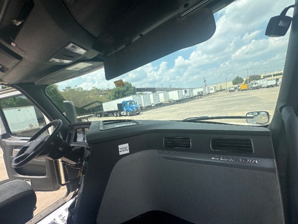 Day Cab Tractor-Heavy Duty Tractors-Freightliner-2019-T12664ST-Fort Worth-TX-471,636\n\t\tmiles-$ 45,500 - Image 13